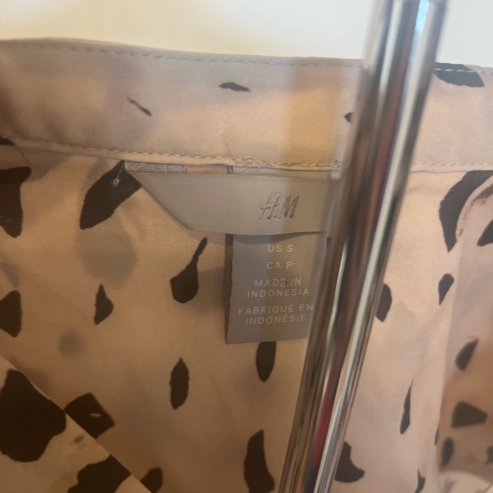 Crêpe wrap dress/ beige/patterned - Picture 5 of 6